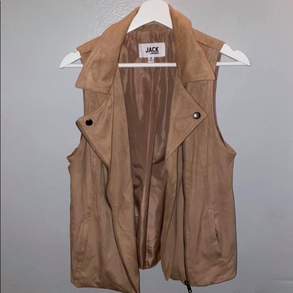 Jack by BB Dakota l beige suede vest